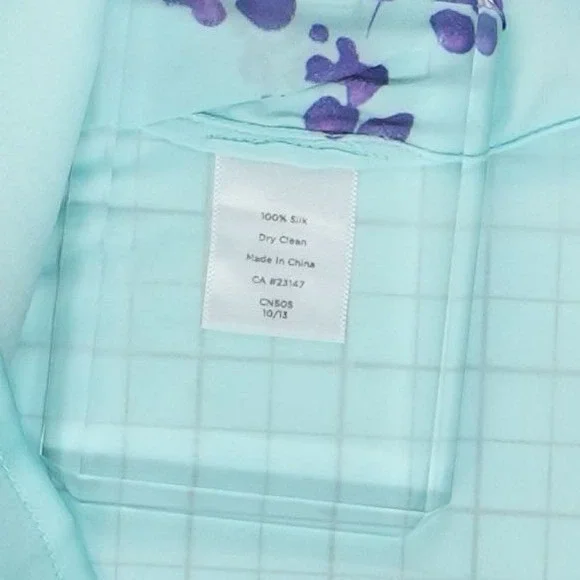 Talbots Blouse Women's Size 6P Aqua Blue Floral 100% Silk Pleated Top Petite - Picture 5 of 7